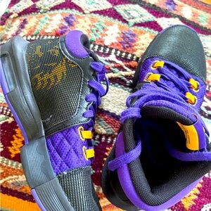 LeBron James LBJ Witness VIII size 6/38.5